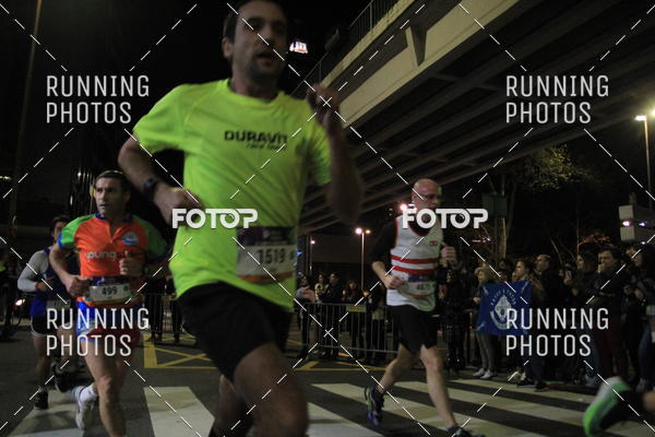 Buy your photos of the eventS�o Silvestre Porto 2019 on Fotop