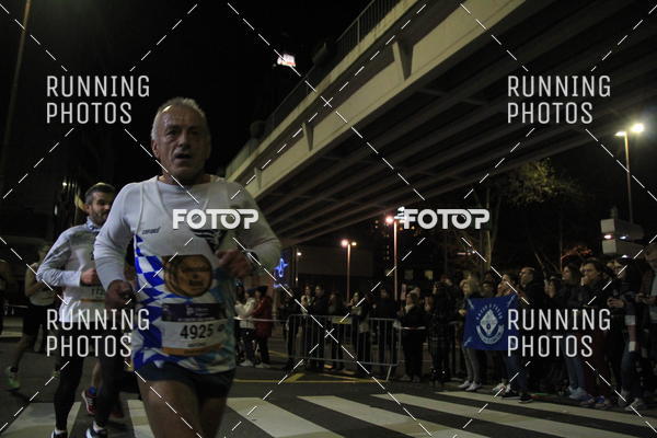 Buy your photos of the eventS�o Silvestre Porto 2019 on Fotop