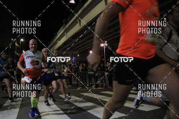 Buy your photos of the eventS�o Silvestre Porto 2019 on Fotop