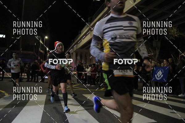 Buy your photos of the eventS�o Silvestre Porto 2019 on Fotop