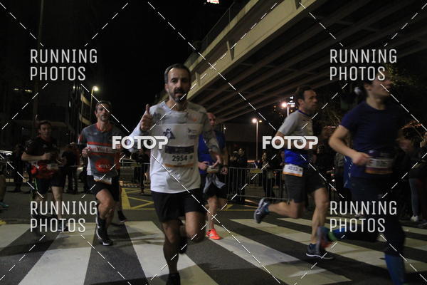 Buy your photos of the eventS�o Silvestre Porto 2019 on Fotop