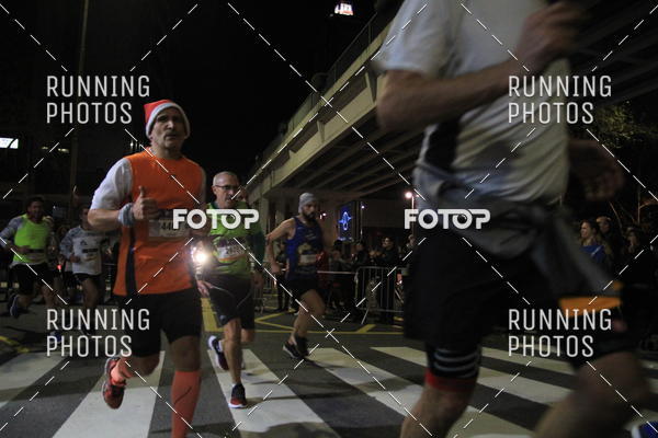 Buy your photos of the eventS�o Silvestre Porto 2019 on Fotop