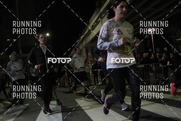 Buy your photos of the eventS�o Silvestre Porto 2019 on Fotop