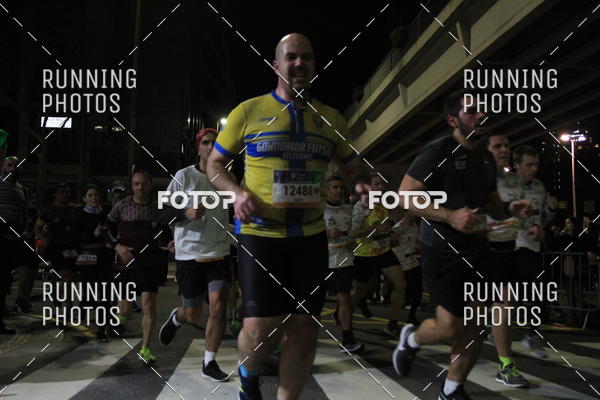 Buy your photos of the eventS�o Silvestre Porto 2019 on Fotop