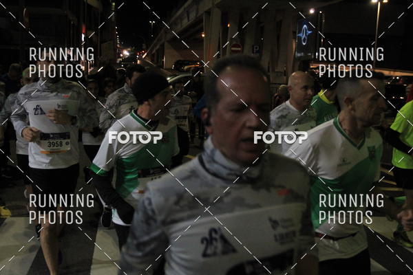 Buy your photos of the eventS�o Silvestre Porto 2019 on Fotop