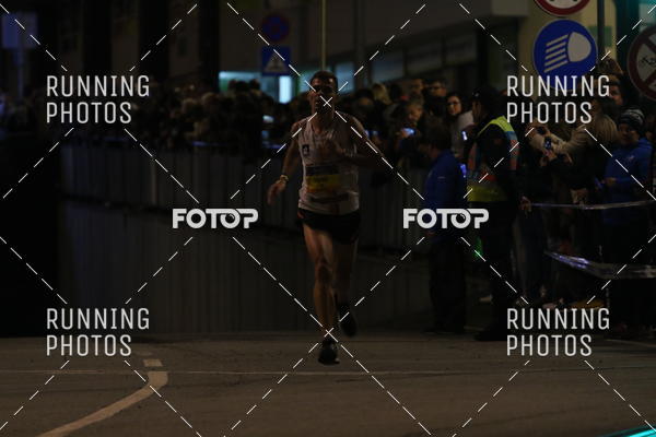 Buy your photos of the eventS�o Silvestre Porto 2019 on Fotop