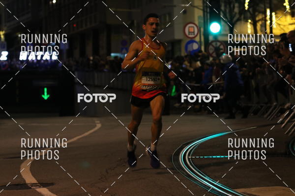 Buy your photos of the eventS�o Silvestre Porto 2019 on Fotop