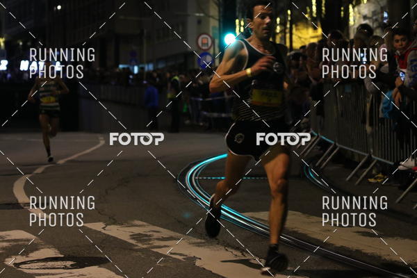 Buy your photos of the eventS�o Silvestre Porto 2019 on Fotop