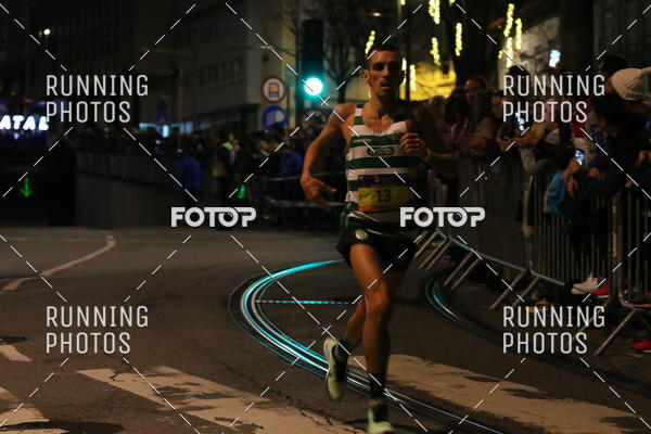 Buy your photos of the eventS�o Silvestre Porto 2019 on Fotop