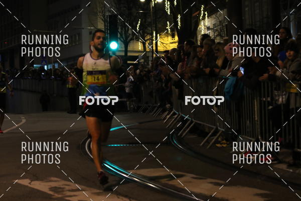 Buy your photos of the eventS�o Silvestre Porto 2019 on Fotop