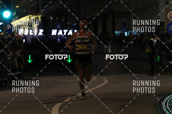 Buy your photos of the eventS�o Silvestre Porto 2019 on Fotop