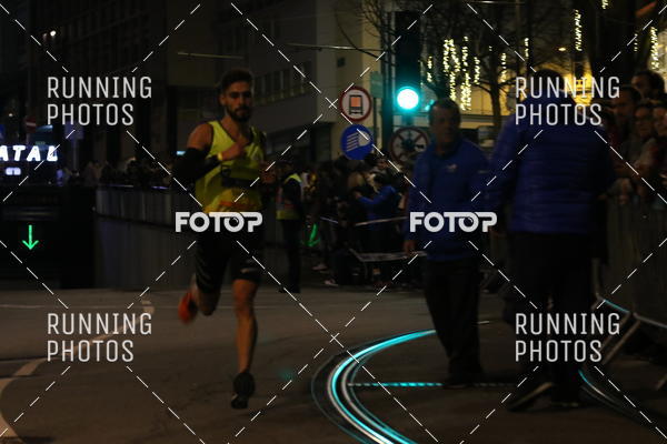Buy your photos of the eventS�o Silvestre Porto 2019 on Fotop