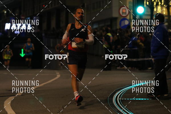 Buy your photos of the eventS�o Silvestre Porto 2019 on Fotop