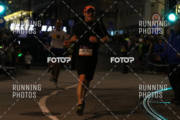 Buy your photos of the eventSo Silvestre Porto 2019 on Fotop