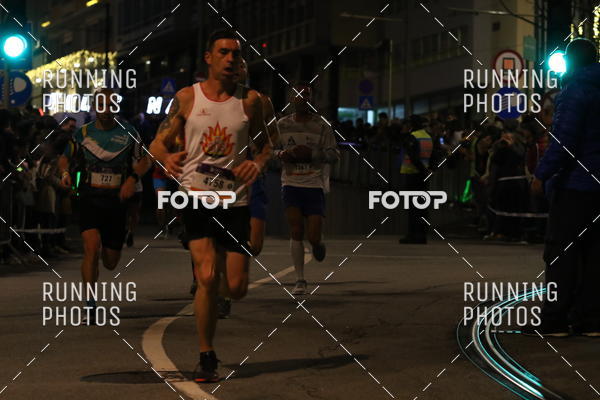 Buy your photos of the eventS�o Silvestre Porto 2019 on Fotop