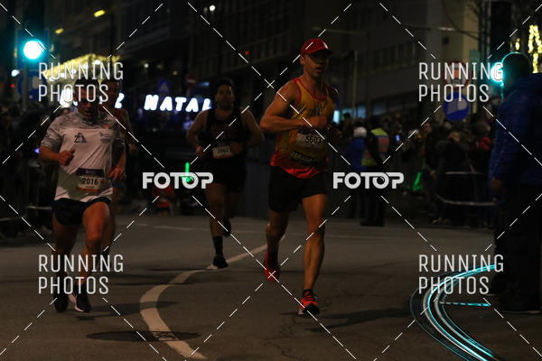 Buy your photos of the eventS�o Silvestre Porto 2019 on Fotop