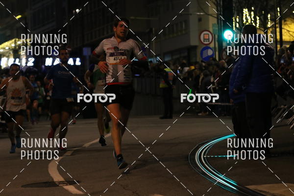 Buy your photos of the eventS�o Silvestre Porto 2019 on Fotop
