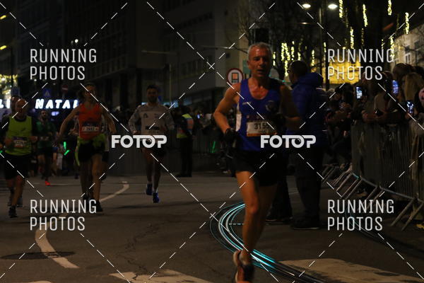 Buy your photos of the eventS�o Silvestre Porto 2019 on Fotop