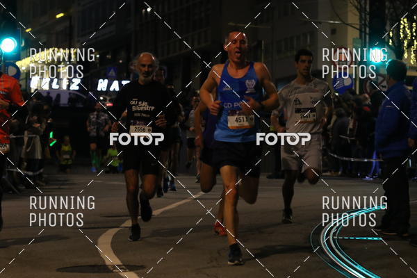 Buy your photos of the eventS�o Silvestre Porto 2019 on Fotop