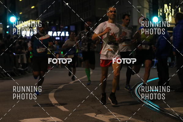 Buy your photos of the eventS�o Silvestre Porto 2019 on Fotop