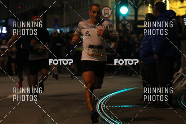 Buy your photos of the eventS�o Silvestre Porto 2019 on Fotop
