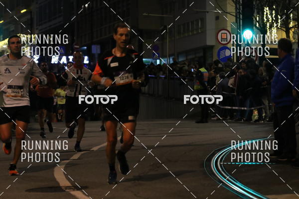 Buy your photos of the eventS�o Silvestre Porto 2019 on Fotop
