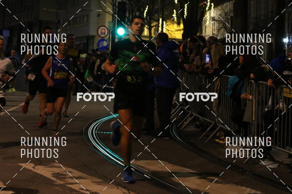 Buy your photos of the eventS�o Silvestre Porto 2019 on Fotop