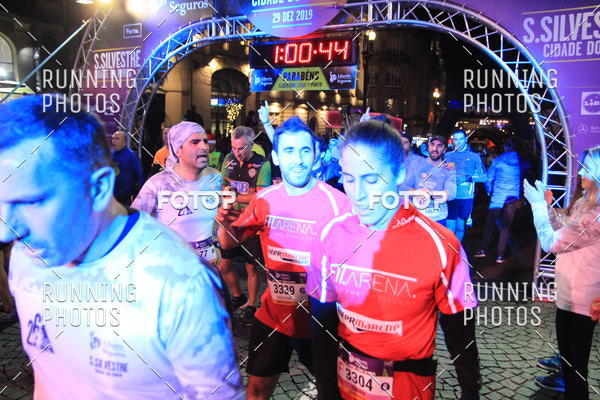 Buy your photos of the eventS�o Silvestre Porto 2019 on Fotop
