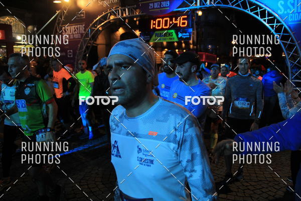 Buy your photos of the eventS�o Silvestre Porto 2019 on Fotop