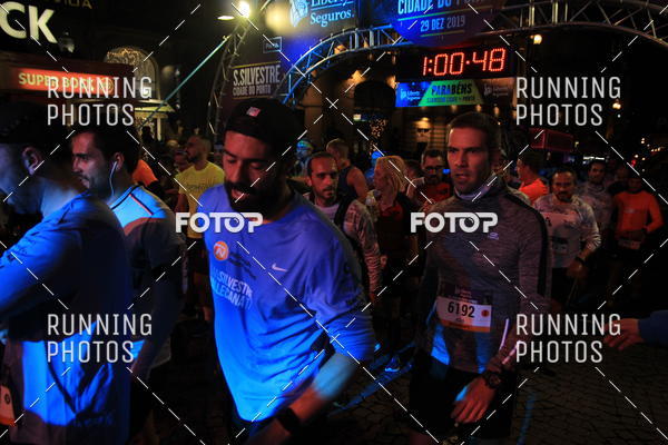 Buy your photos of the eventS�o Silvestre Porto 2019 on Fotop