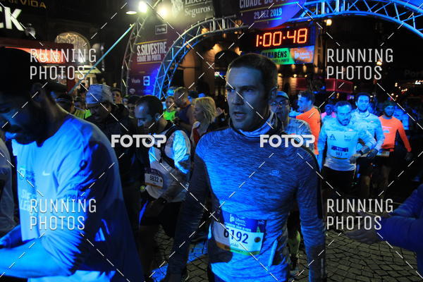 Buy your photos of the eventS�o Silvestre Porto 2019 on Fotop