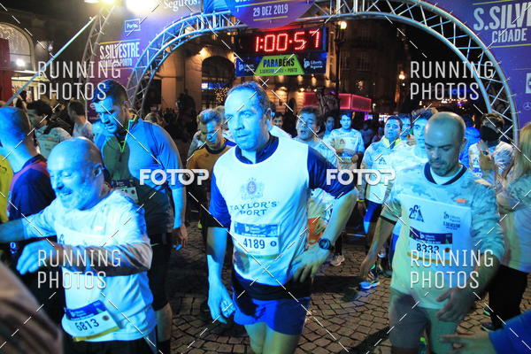 Buy your photos of the eventS�o Silvestre Porto 2019 on Fotop