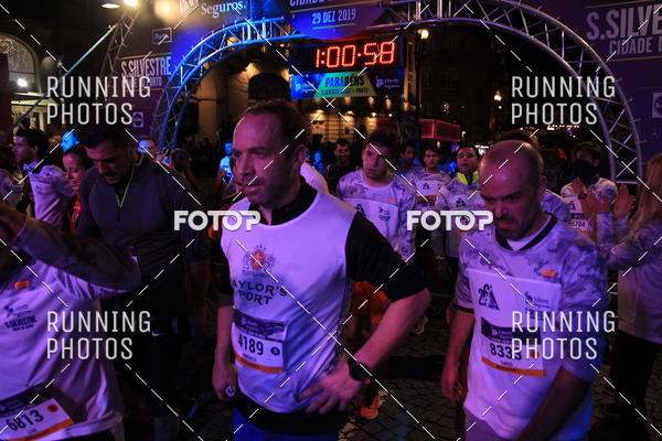 Buy your photos of the eventS�o Silvestre Porto 2019 on Fotop