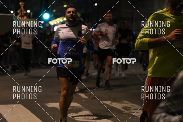 Buy your photos of the eventS�o Silvestre Porto 2019 on Fotop