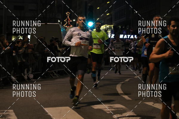 Buy your photos of the eventS�o Silvestre Porto 2019 on Fotop