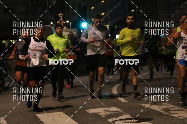 Buy your photos of the eventS�o Silvestre Porto 2019 on Fotop