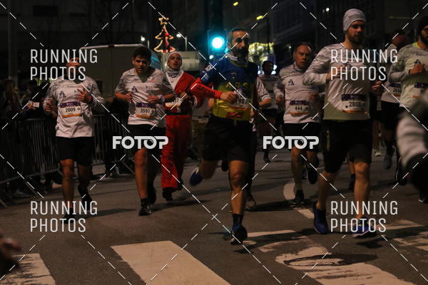 Buy your photos of the eventS�o Silvestre Porto 2019 on Fotop