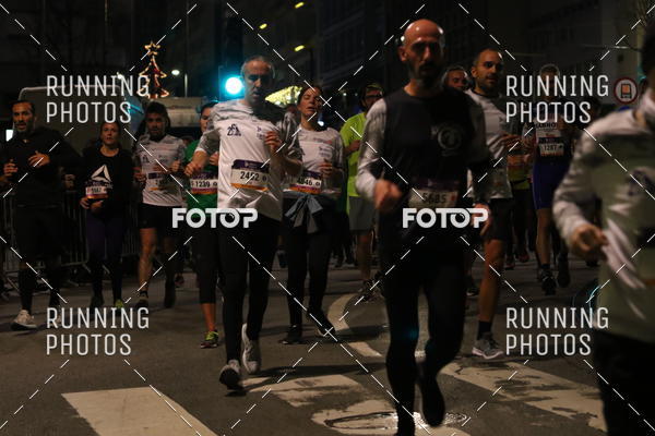 Buy your photos of the eventS�o Silvestre Porto 2019 on Fotop