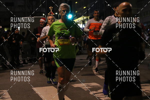 Buy your photos of the eventS�o Silvestre Porto 2019 on Fotop