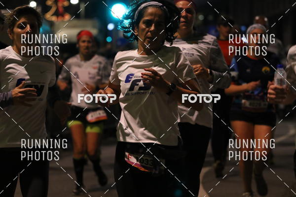Buy your photos of the eventS�o Silvestre Porto 2019 on Fotop
