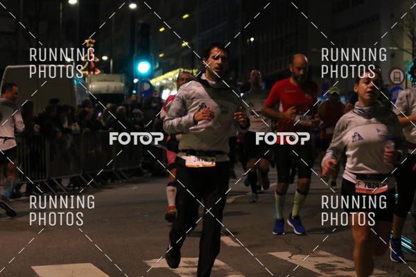 Buy your photos of the eventS�o Silvestre Porto 2019 on Fotop