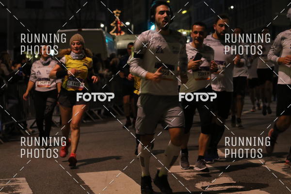 Buy your photos of the eventS�o Silvestre Porto 2019 on Fotop