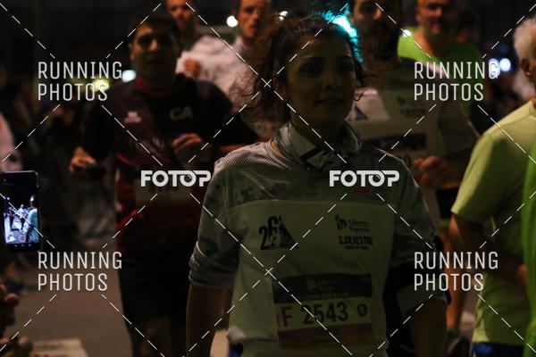Buy your photos of the eventS�o Silvestre Porto 2019 on Fotop