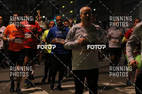 Buy your photos of the eventS�o Silvestre Porto 2019 on Fotop