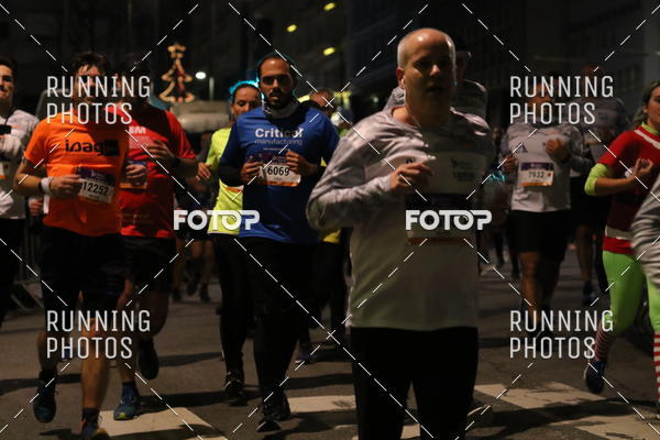 Buy your photos of the eventS�o Silvestre Porto 2019 on Fotop