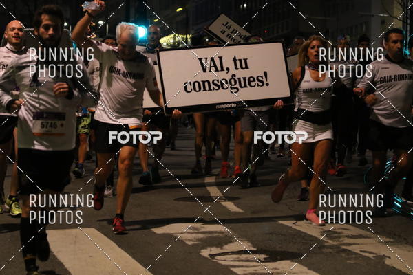 Buy your photos of the eventS�o Silvestre Porto 2019 on Fotop