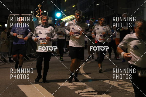 Buy your photos of the eventS�o Silvestre Porto 2019 on Fotop