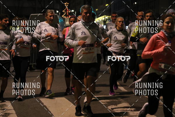 Buy your photos of the eventS�o Silvestre Porto 2019 on Fotop