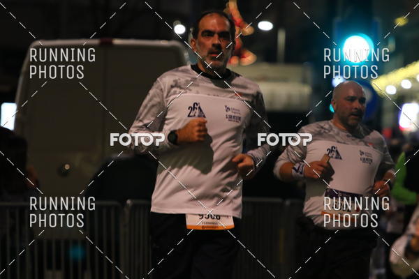 Buy your photos of the eventS�o Silvestre Porto 2019 on Fotop