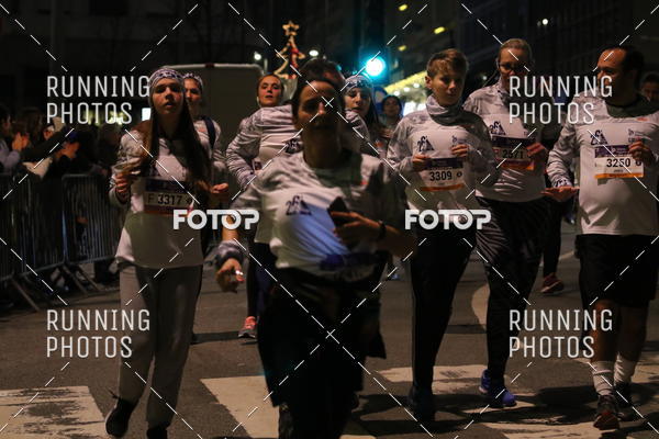 Buy your photos of the eventS�o Silvestre Porto 2019 on Fotop